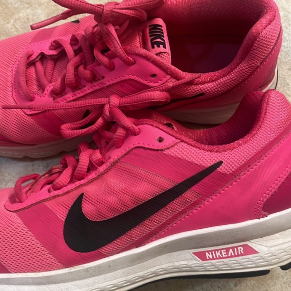 NIKE PINK size 8.5 - Picture 2 of 8